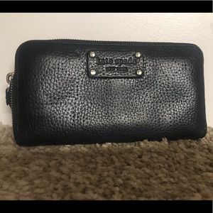 Kate Spade zipper wallet